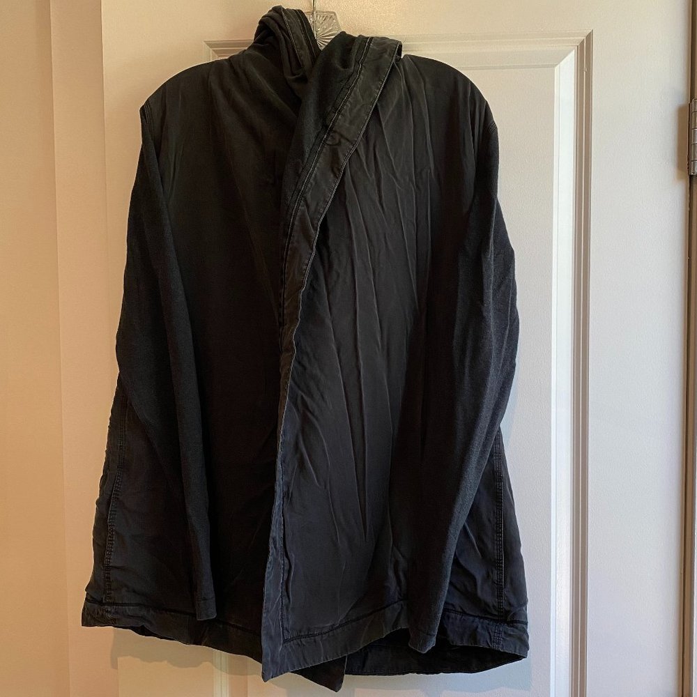 Lululemon dark grey / dusty black cape sweatshirt 10